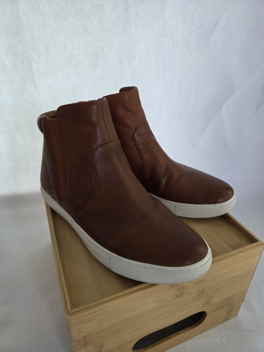 gentle souls Women's Brown Leather Chukka Sneakers Size 8.5